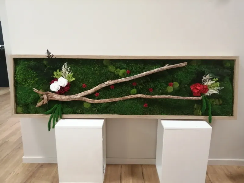 Cadre végétal sur-mesure mousse et fleurs stabilisées. UNIK création Hazebrouck