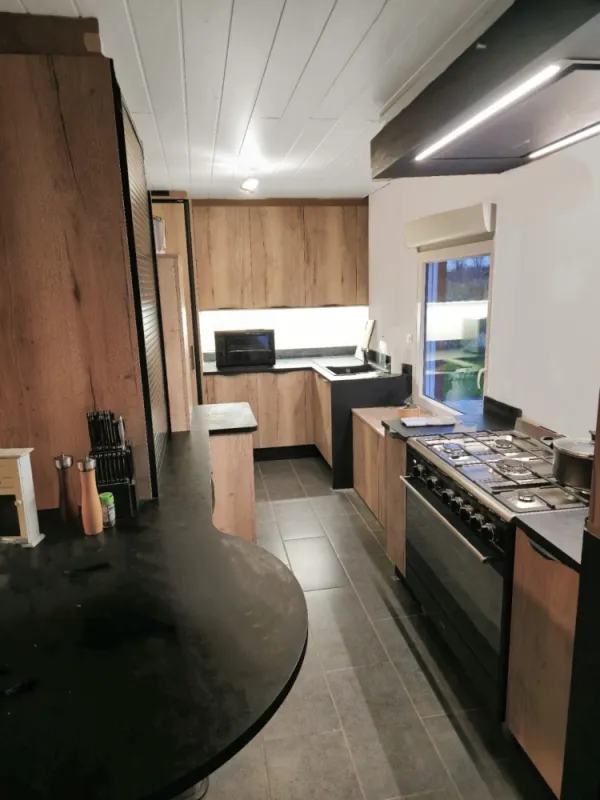 Agencement cuisine en longueur. UNIK création, Hazebrouck