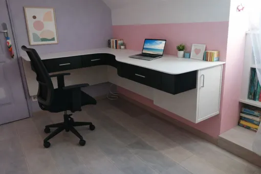 Bureau sur mesure pour une adolescente