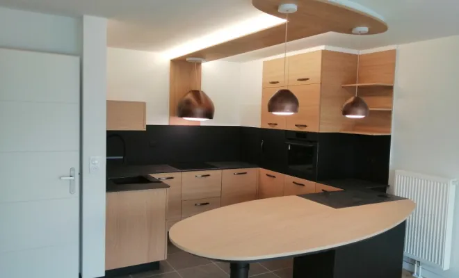 Cuisine signature cuisine  bois et noir. UNIK création Hazebrouck